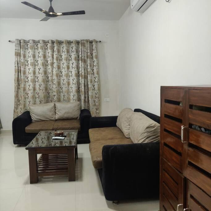 Kivi'S Kozy 2Bhk Luxurious Apartment Goa By Leela Homes Arpora Exterior photo